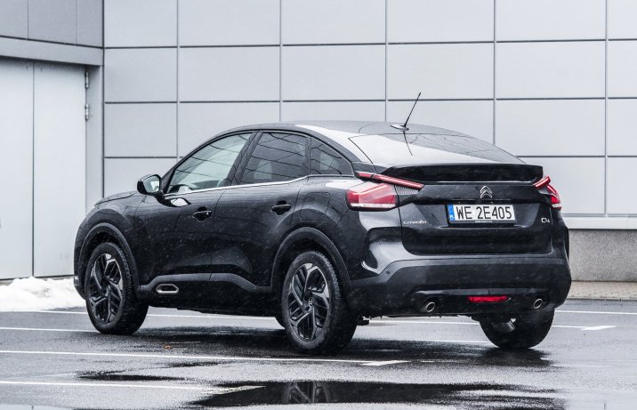 Citroen C4 1.2 PureTech 131 KM (2022) – tył