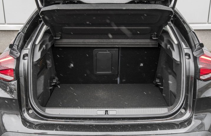 Citroen C4 1.2 PureTech 131 KM (2022) – bagażnik