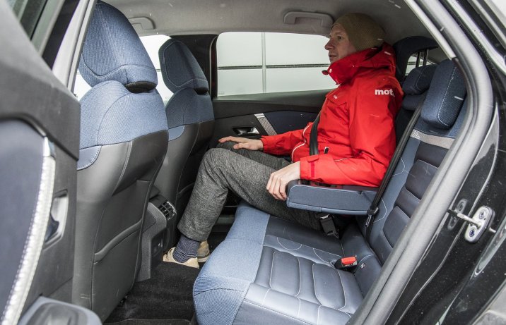 Citroen C4 1.2 PureTech 131 KM (2022) – kanapa