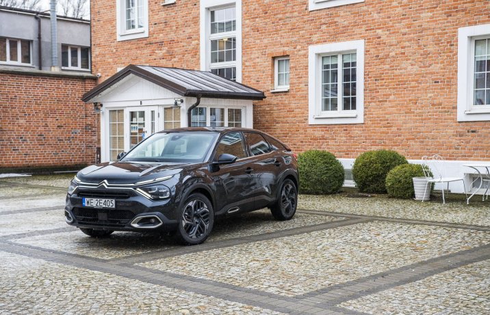 Citroen C4 1.2 PureTech 131 KM (2022) – przód