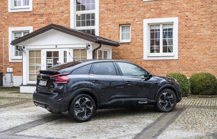 Citroen C4 1.2 PureTech 131 KM (2022) – tył