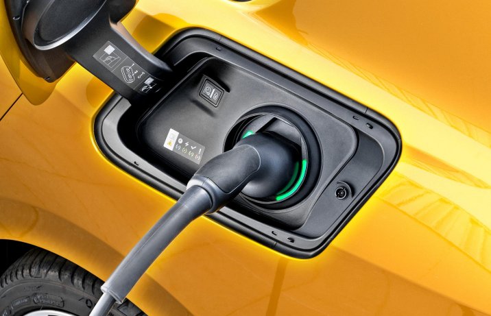 Nowy Opel Astra – ładowanie