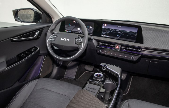 Kia EV6 - kokpit