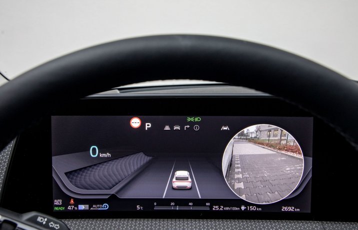 Kia EV6 - ekran zegarów