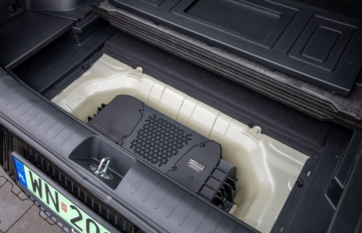 Kia EV6 - wnęka pod dnem bagażnika