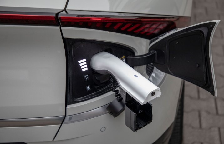 Kia EV6 - oddawanie prądu