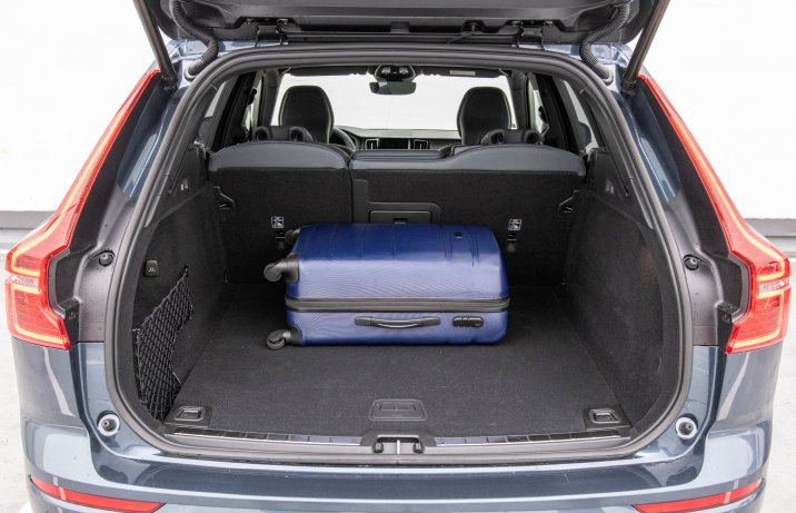 Volvo XC60 B4 benzyna - bagażnik