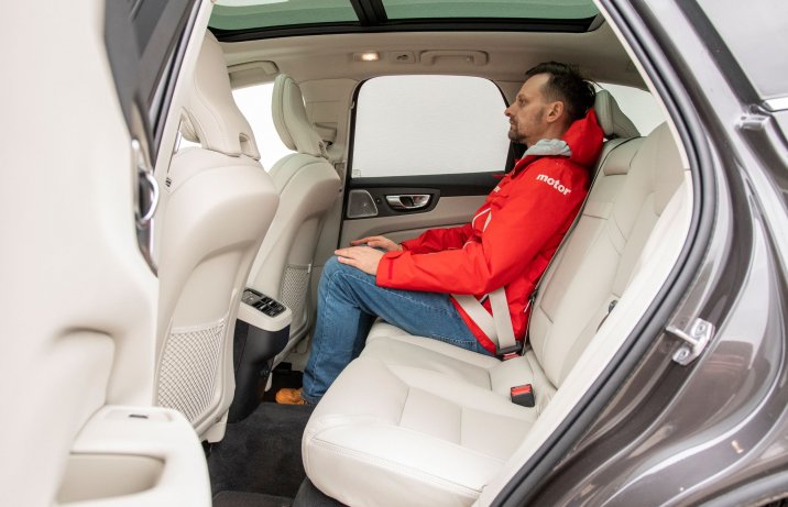 Volvo XC60 B4 diesel - kanapa