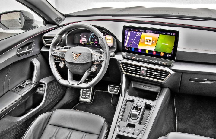 Cupra Formentor VZ 1.4 e-Hybrid 245 DSG – deska rozdzielcza