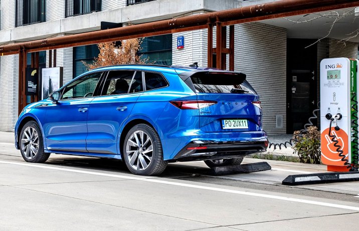 Skoda Enyaq iV podczas ładowania