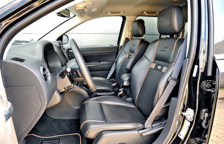 Jeep Compass I – fotele