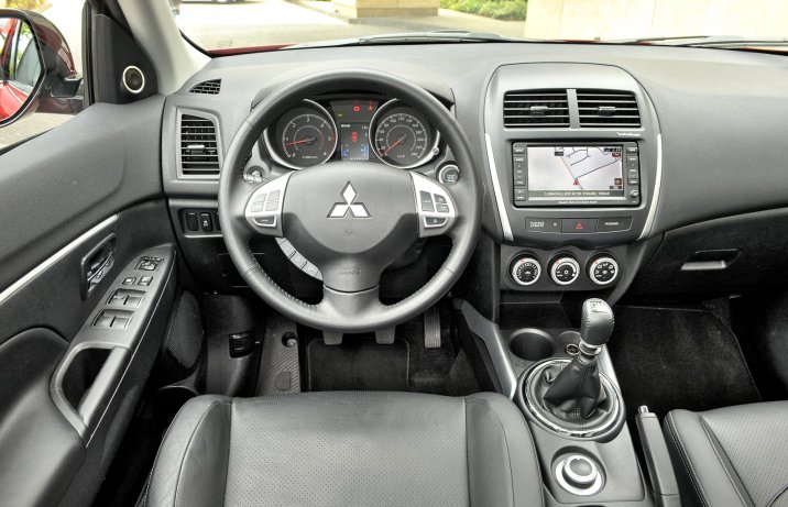 Mitsubishi ASX – deska rozdzielcza