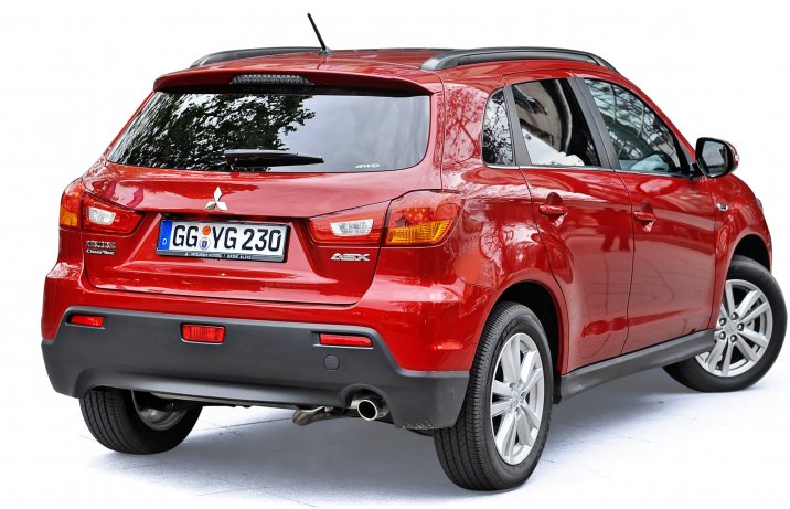 Mitsubishi ASX – tył i bok