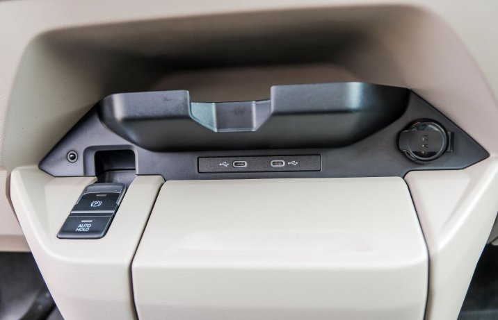 Volkswagen Multivan - gniazda