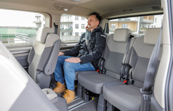 2022 Volkswagen Multivan 1.4 e-Hybrid – fotele trzeciego rzędu