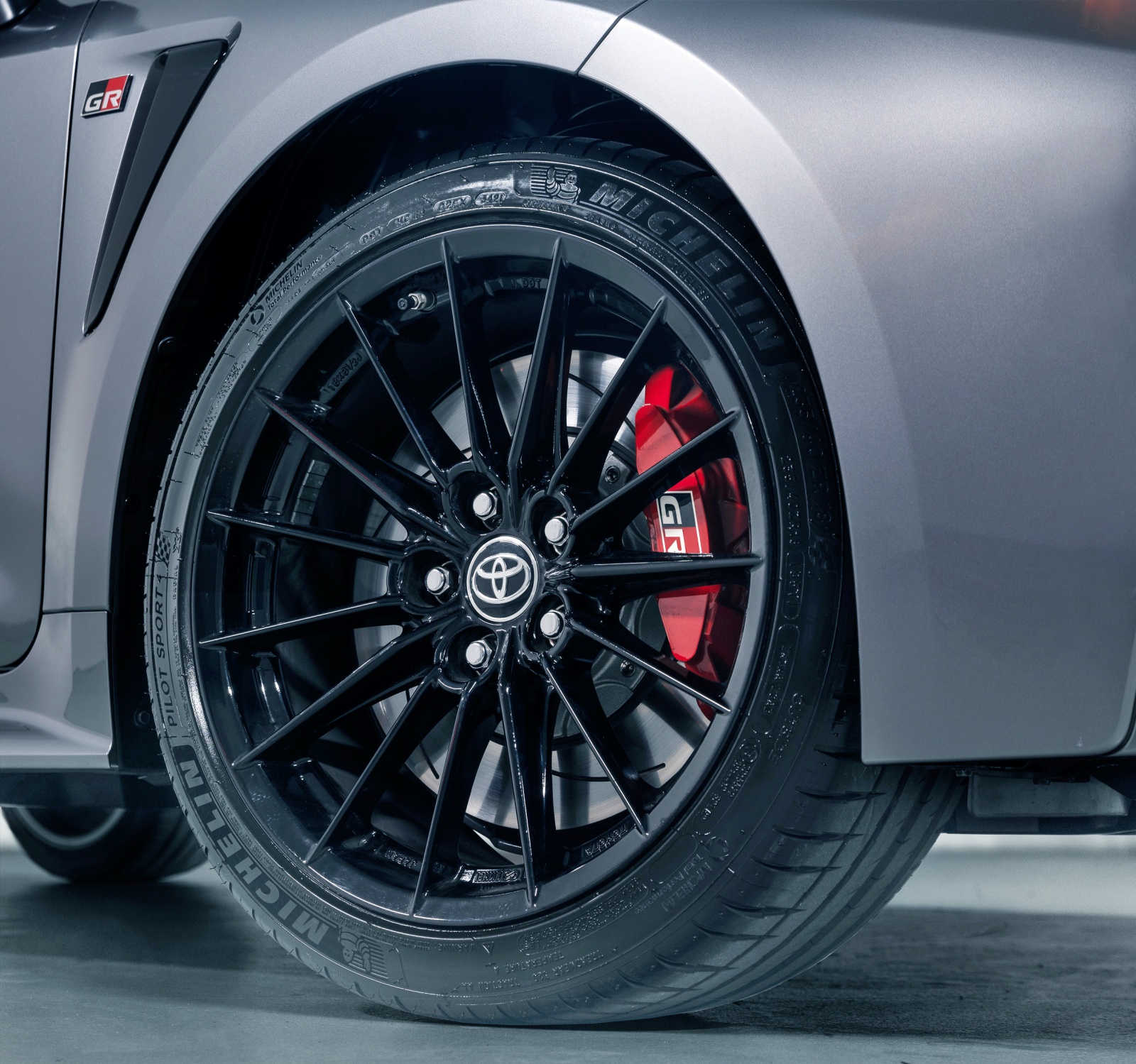 toyota_gr_corolla_kolo