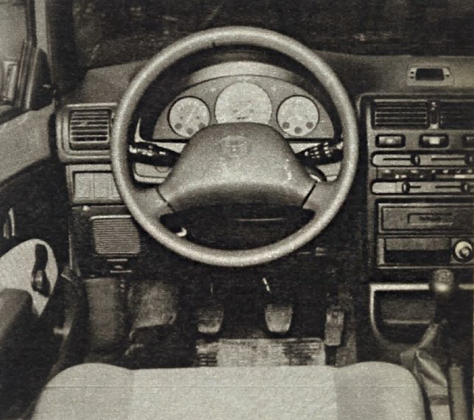 Toyota Starlet deska rozdzielcza