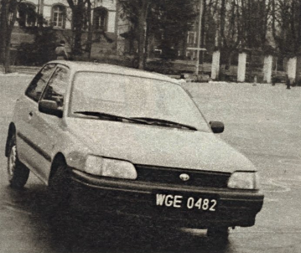 Toyota Starlet przód w ruchu