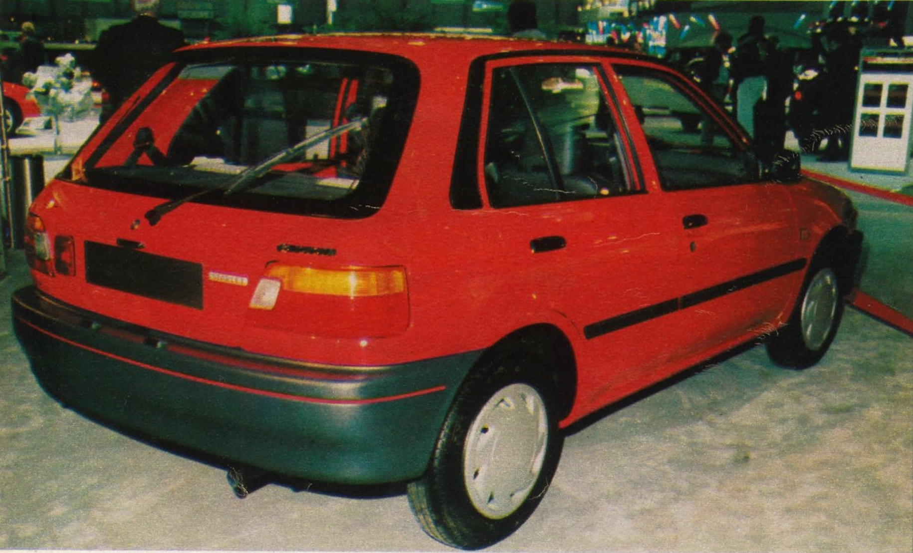 Toyota Starlet tył i bok
