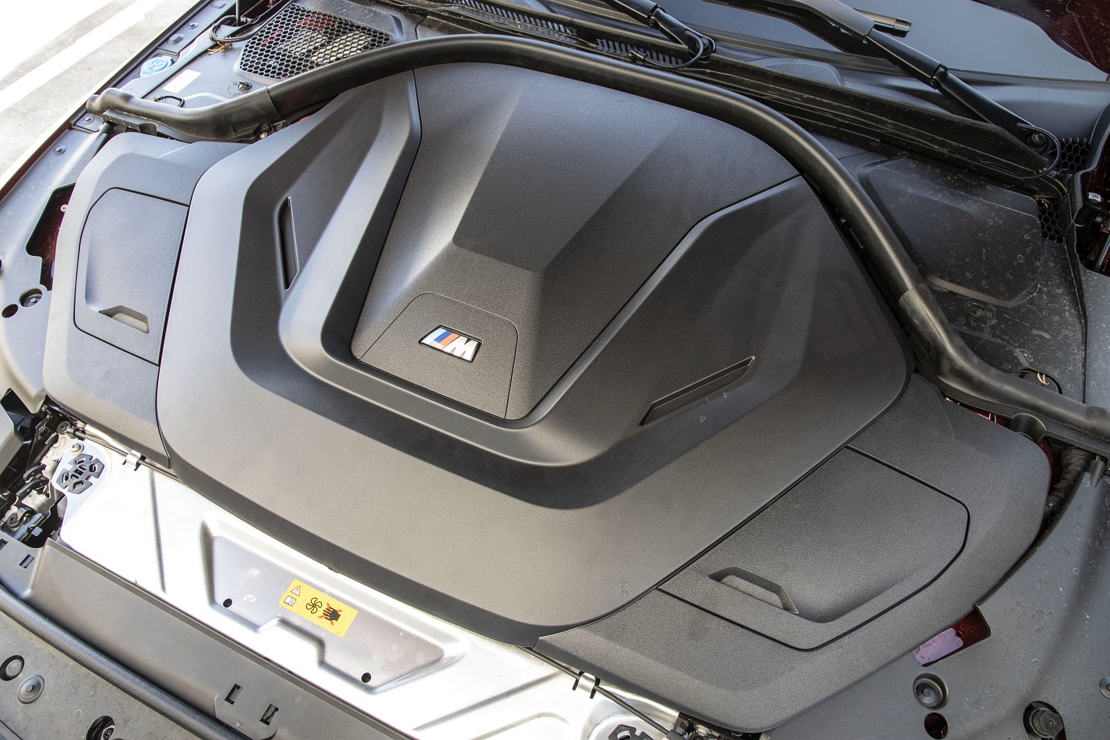 bmw_i4_m50_2022_test_frunk