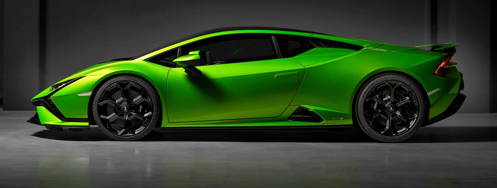 Lamborghini_Huracan_Tecnica_bok