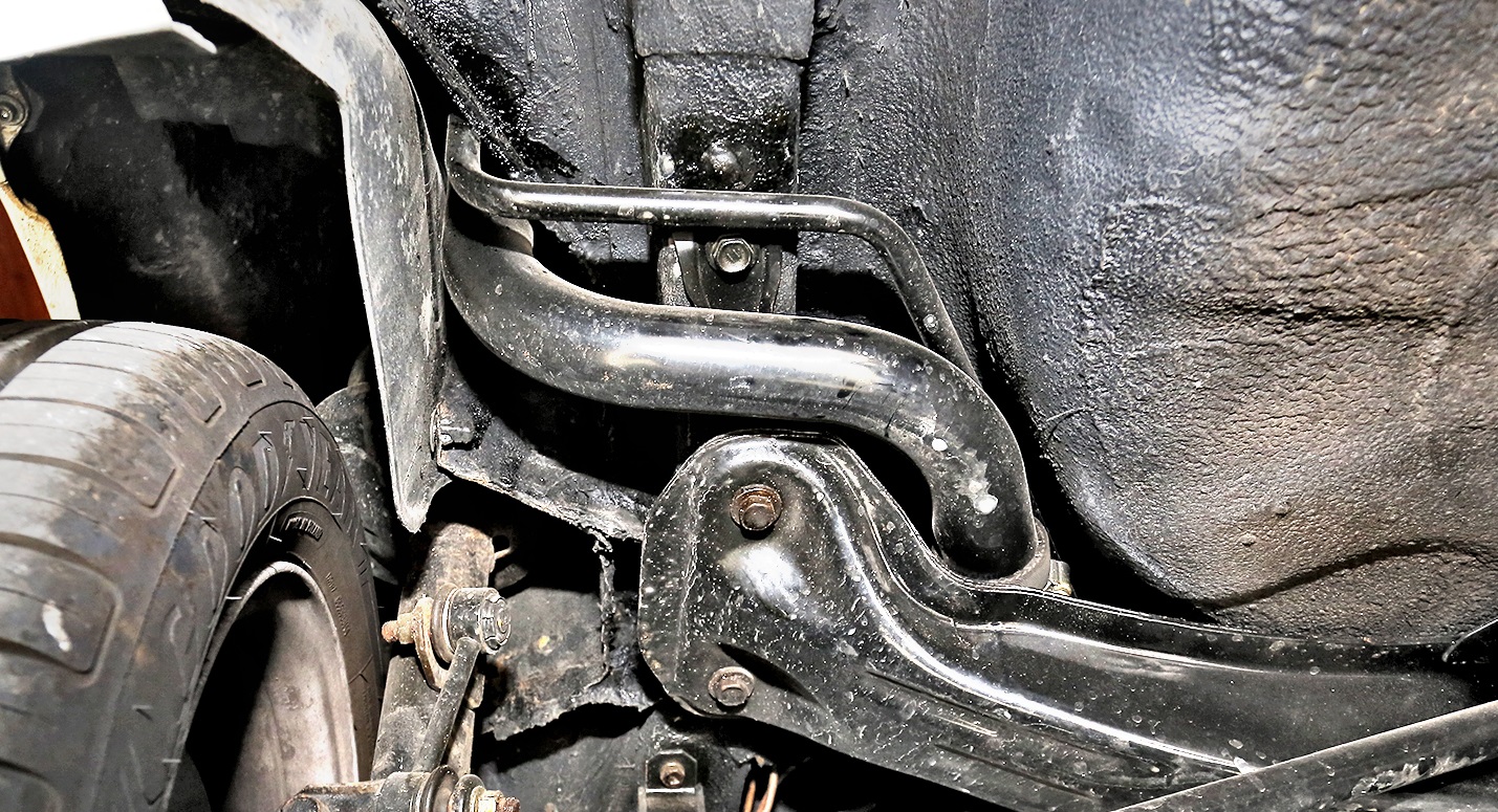 Toyota_Corolla_E9_GTI_wlew_paliwa