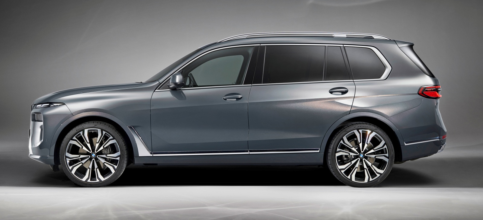 bmw_x7_fl_bok