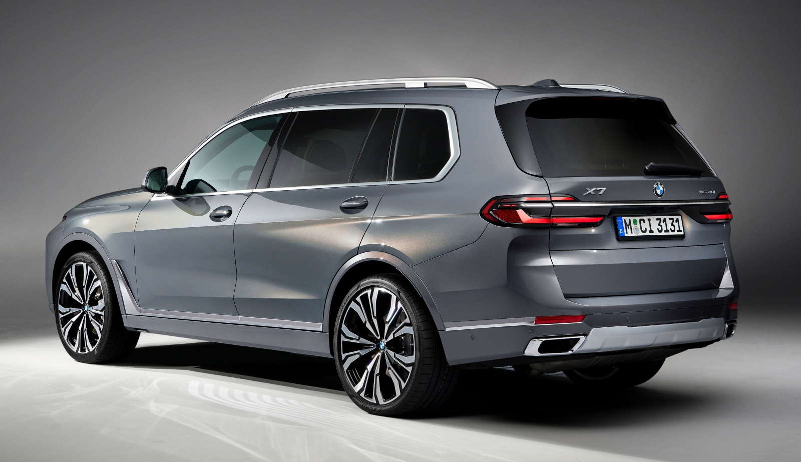 bmw_x7_fl_tyl