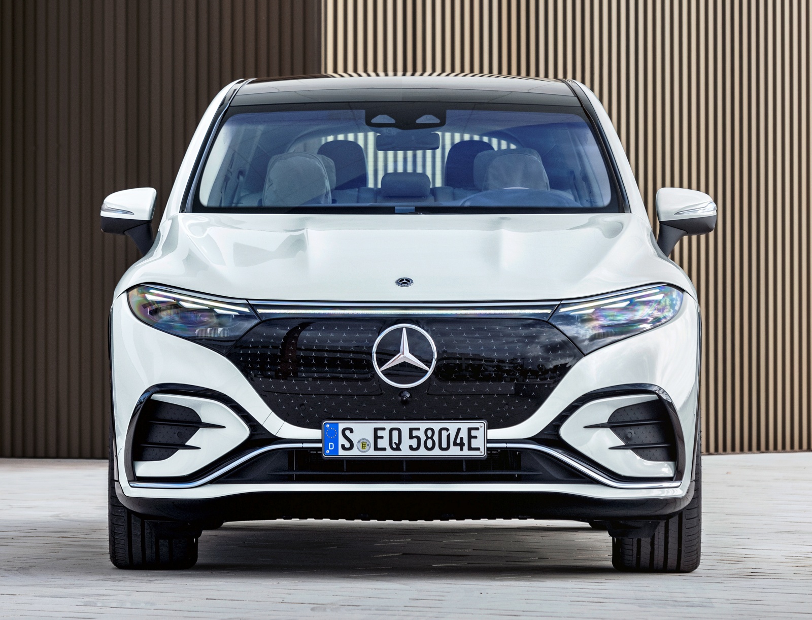 mercedes_eqs_SUV_przod_1