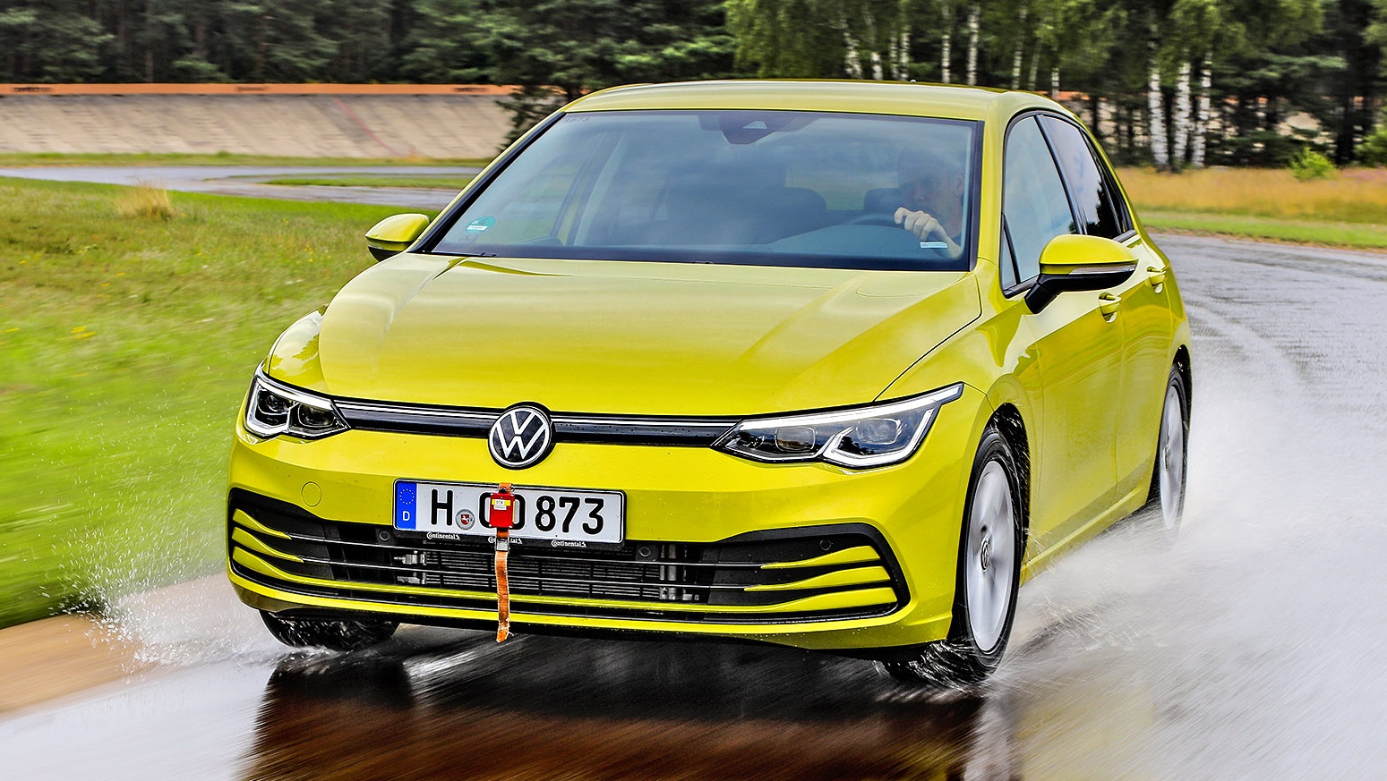 test_opon_jazda_sportowa_po_mokrym