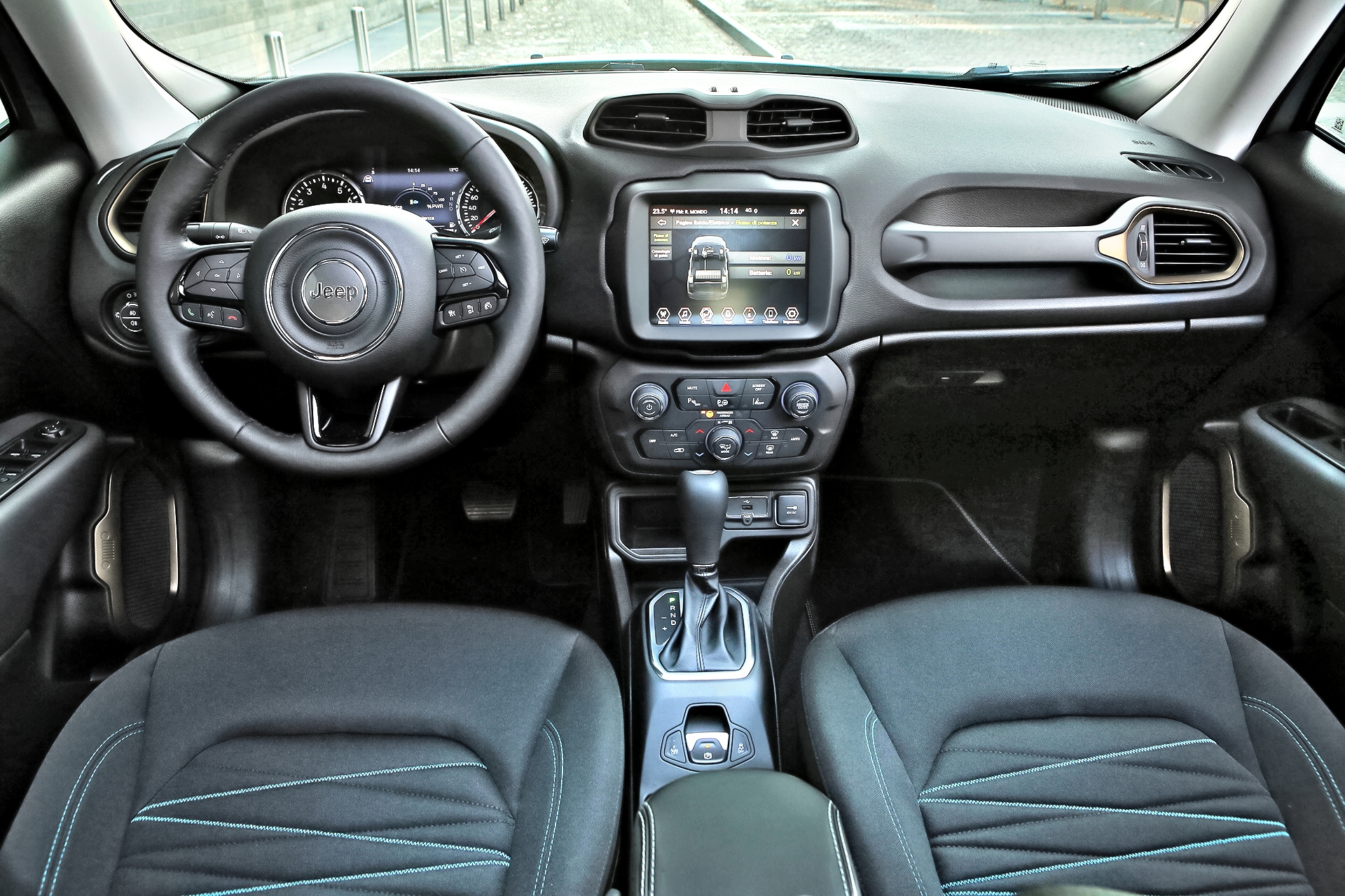 Jeep Renegade e-Hybrid deska rozdzielcza