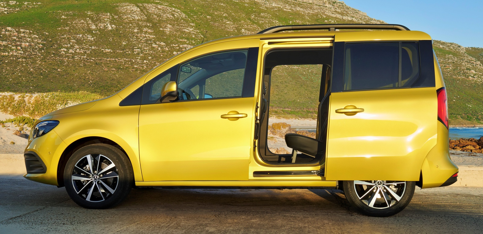 Mercedes_klasy_T_bok