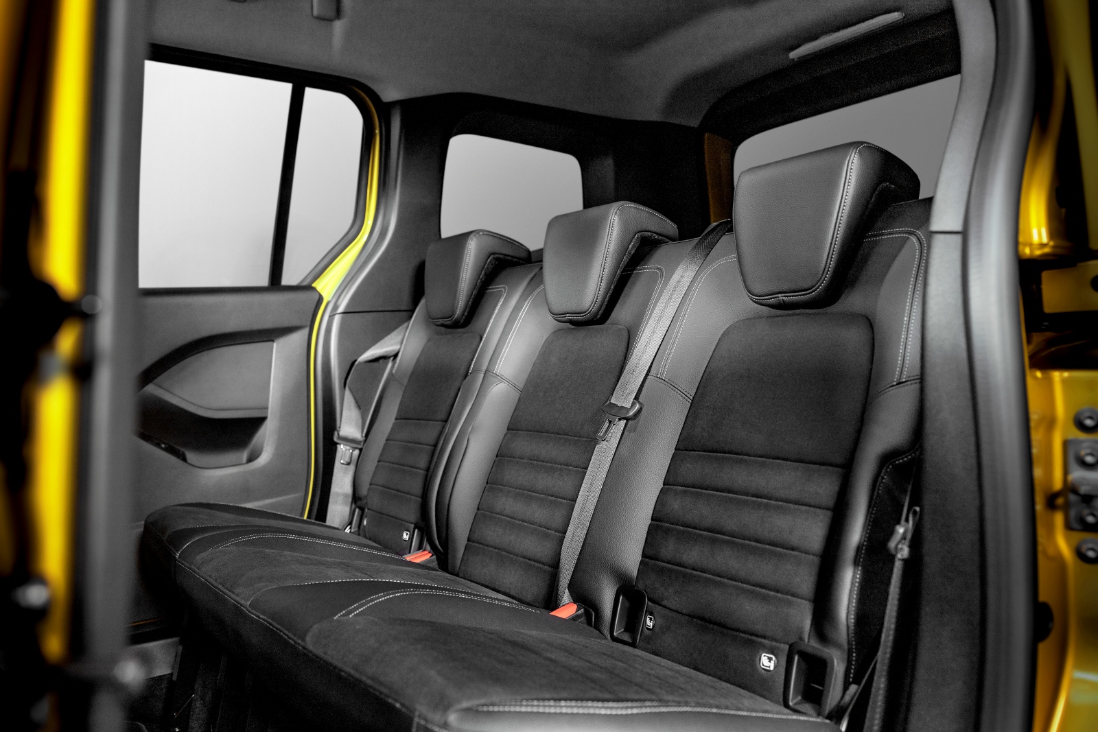 Mercedes_klasy_T_kanapa