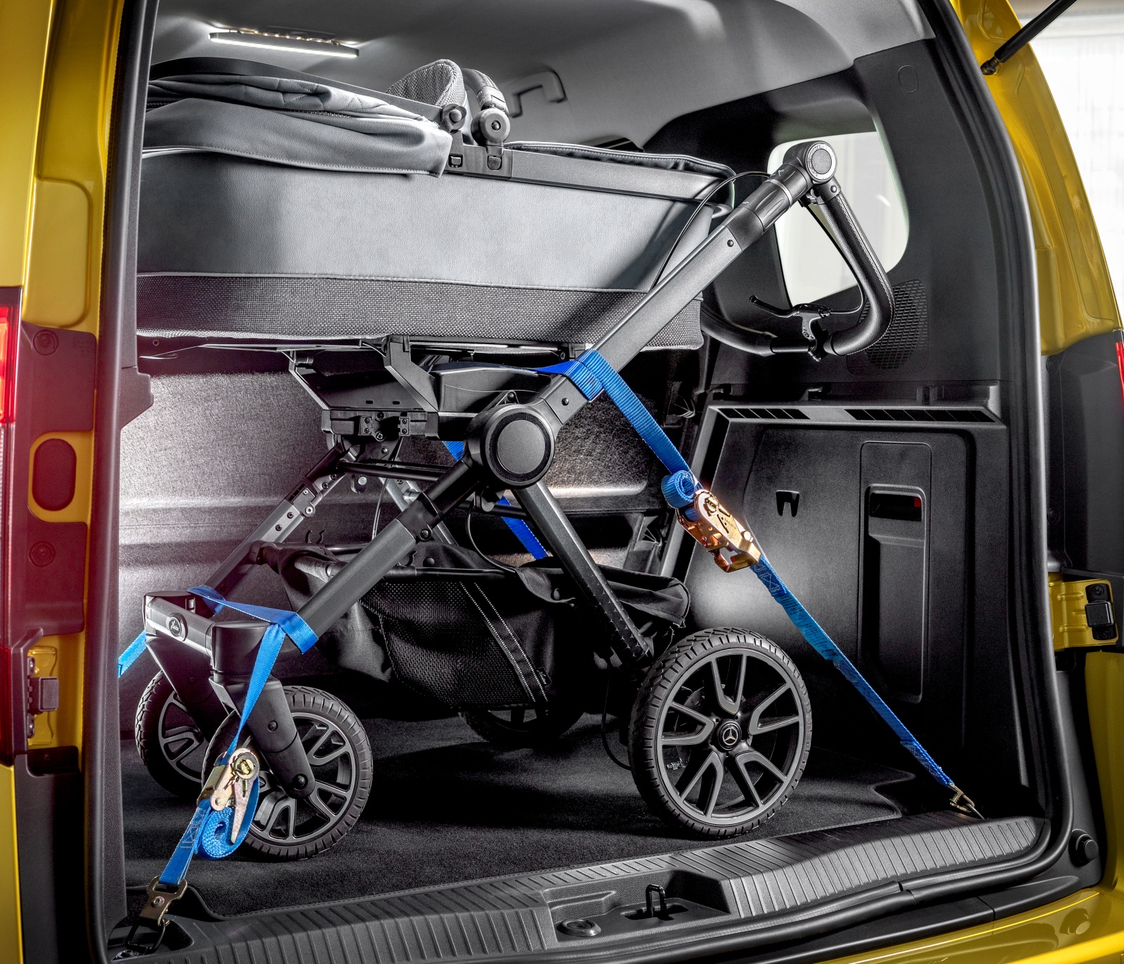 Mercedes_klasy_T_bagaznik