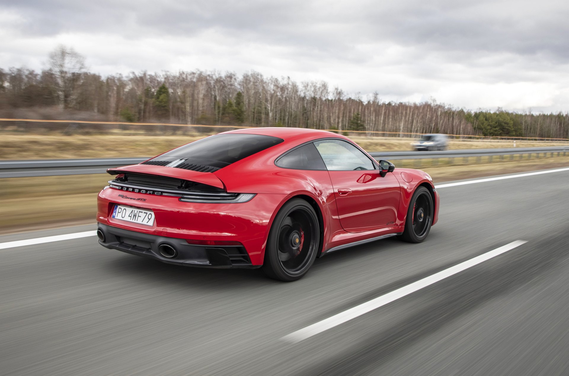 porsche_911_carrera_gts_tył_01