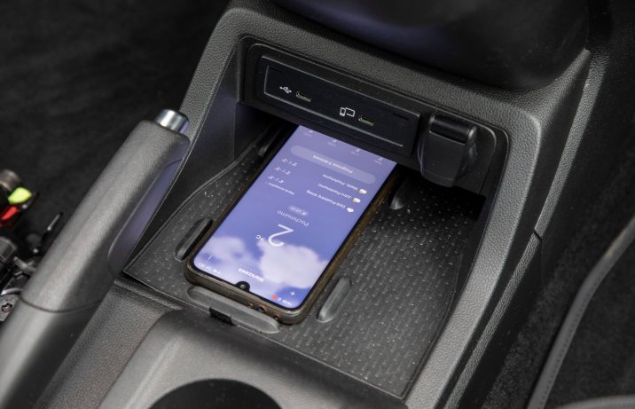 Mercedes Citan - ładowarka indukcyjna