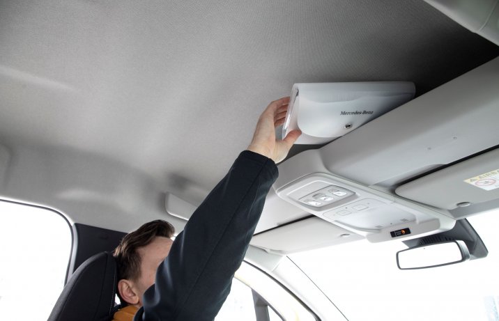 Mercedes Citan - półka pod dachem