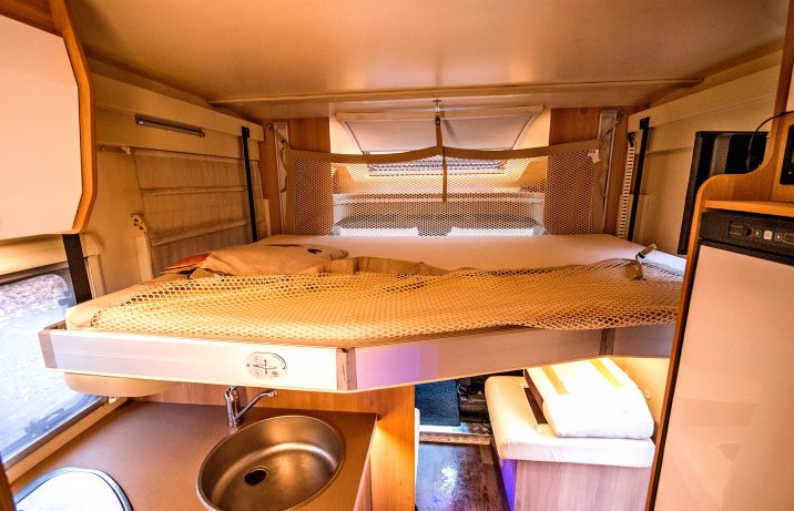 Ford Transit Mk8 z zabudową Auto-Roller – siatki