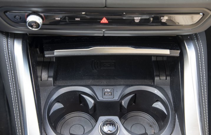 BMW i4 M50 (2022) - test - cup holder