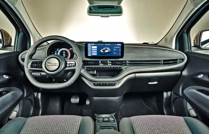 Nowy Fiat 500 - deska rozdzielcza