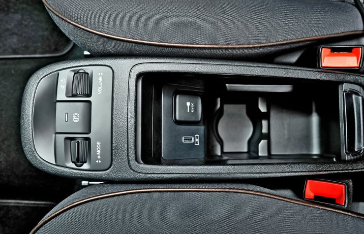 Nowy Fiat 500 - schowki