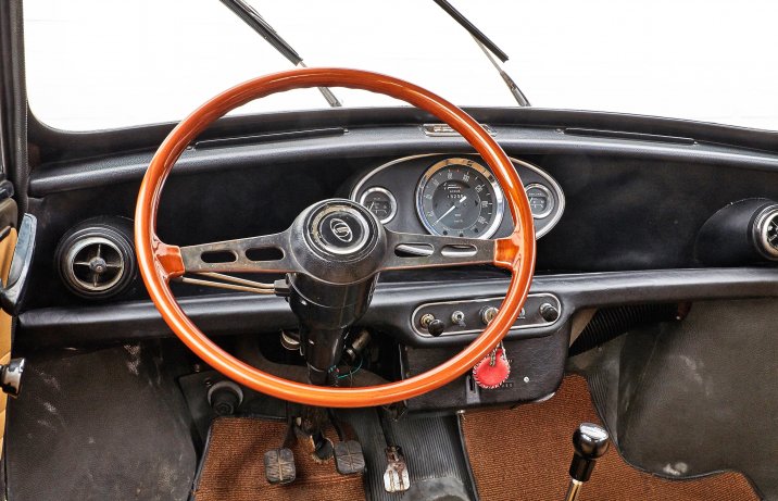 Innocenti Mini 1000 Mk3 – deska rozdzielcza