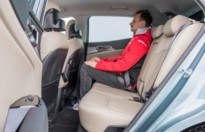 Kia Sportage - kanapa