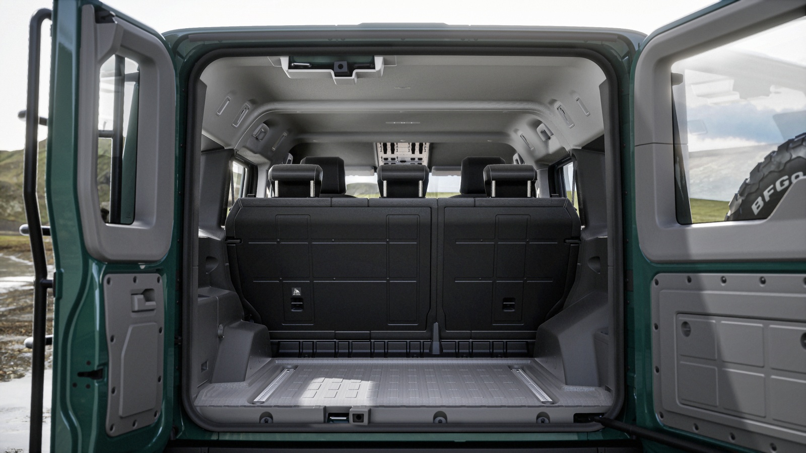 ineos_grenadier_bagaznik