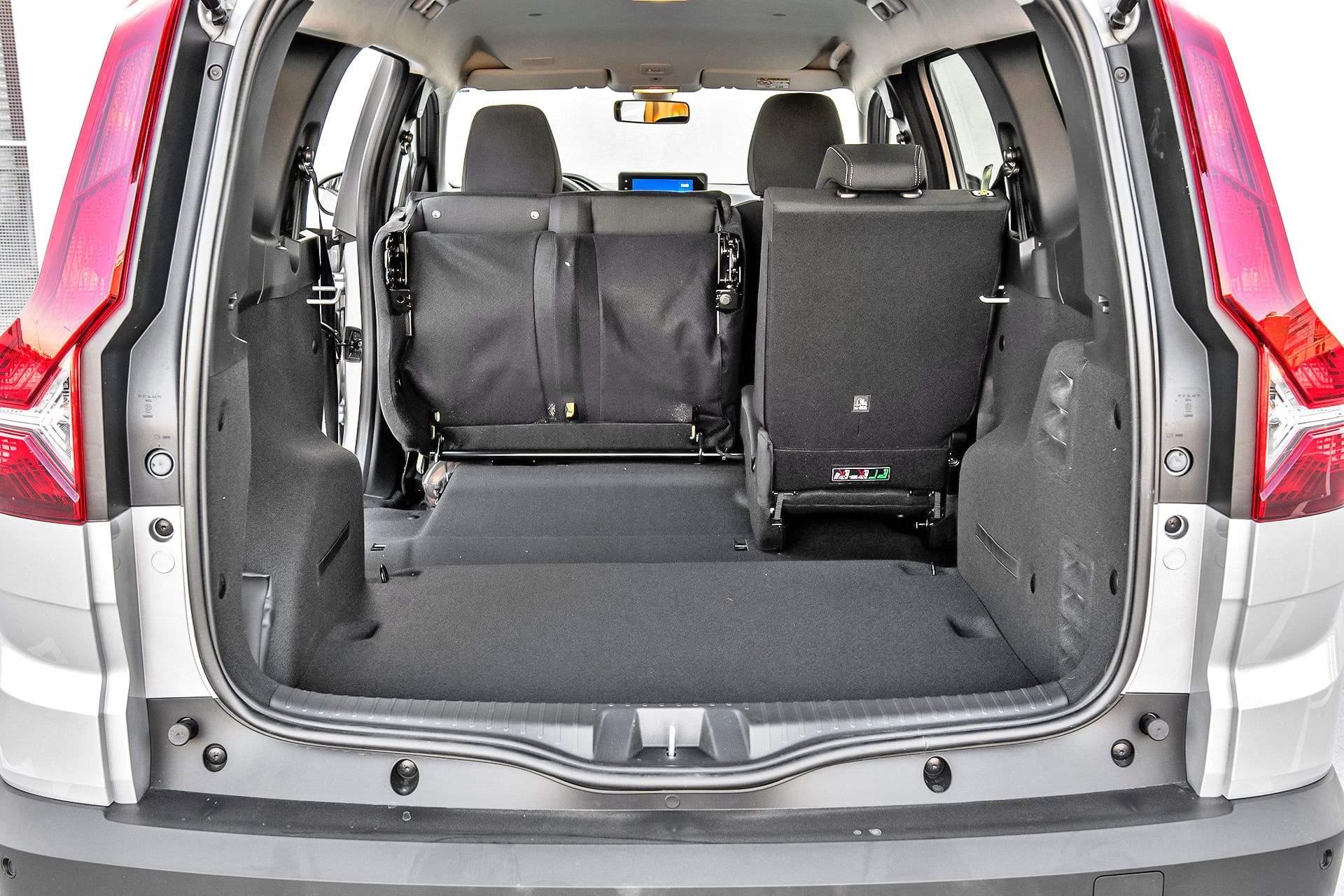 Dacia Jogger 1.0 ECO-G 100 Comfort bagażnik ze złożonymi dwoma fotelami
