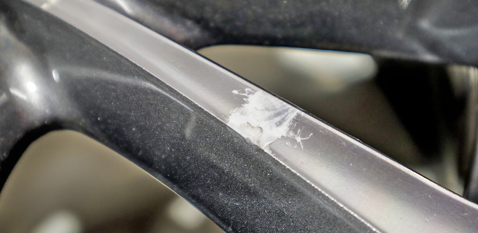 naprawa_felg_szpachlowanie