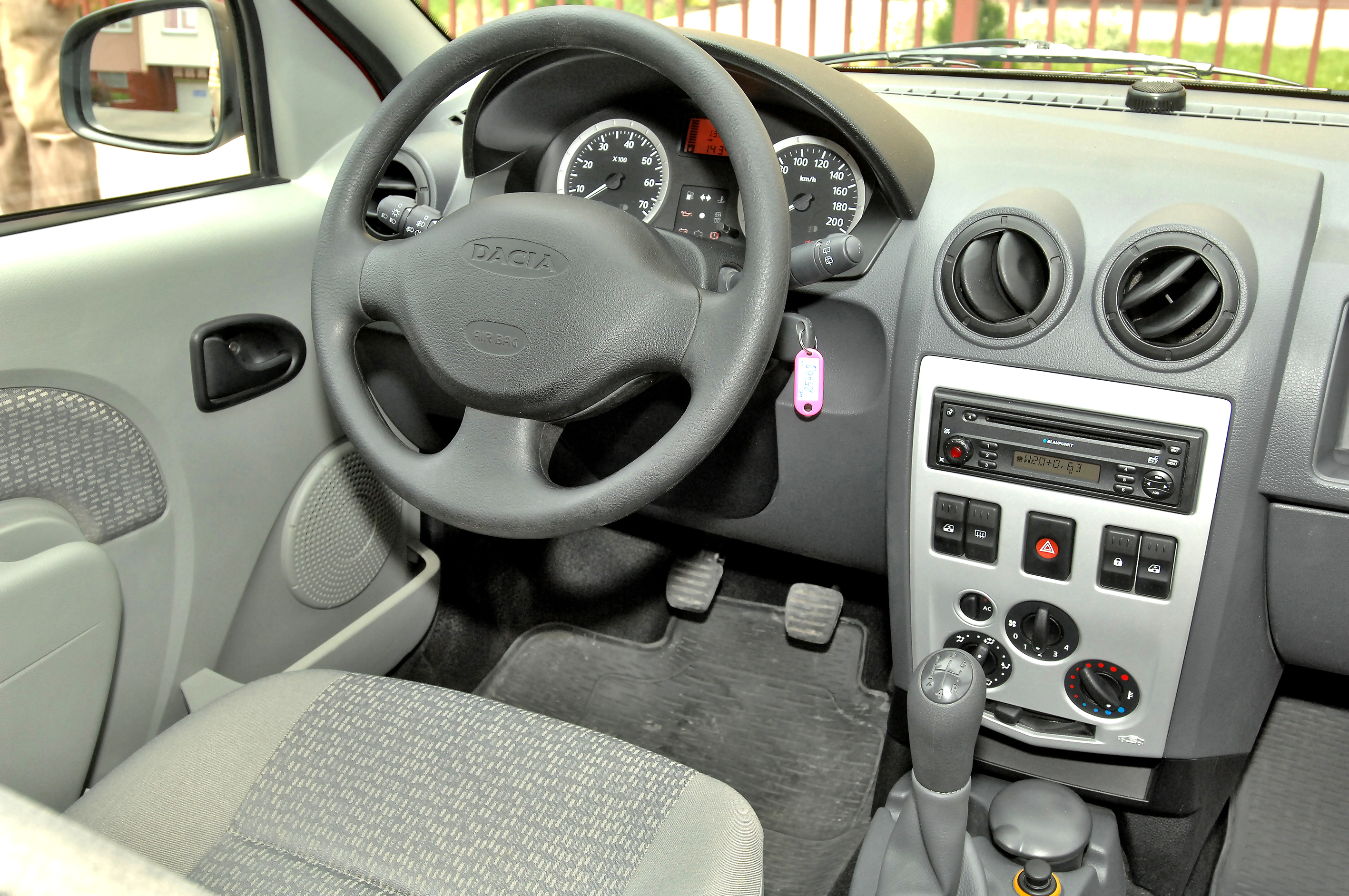 Uzywana Dacia Logan I - wnetrze