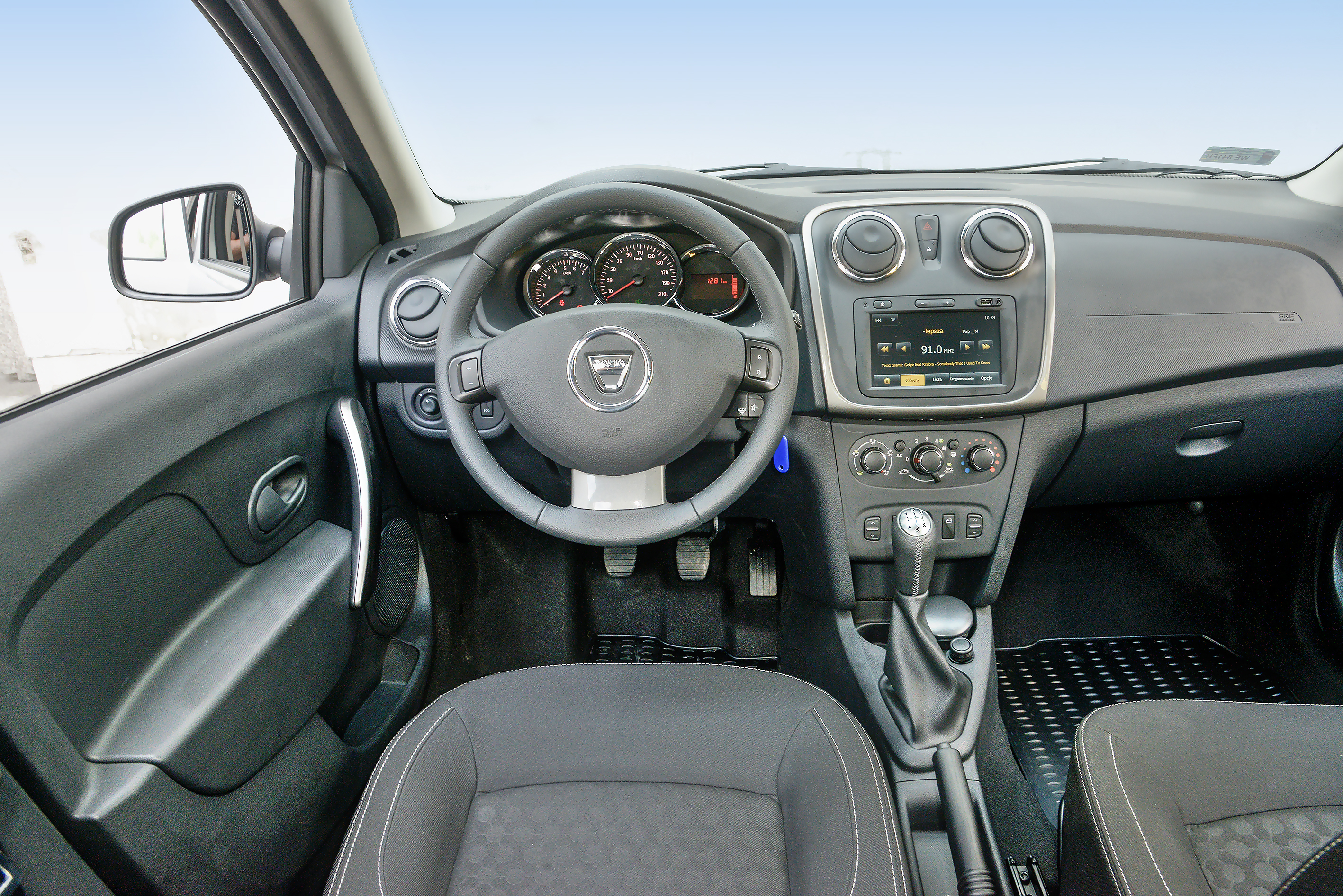 Uzywana Dacia Logan II - wnetrze