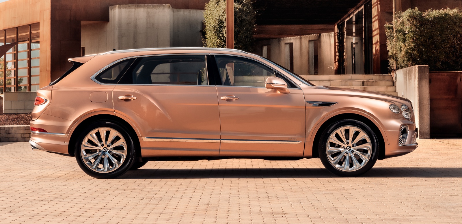 bentley_bentayga_ewb_bok