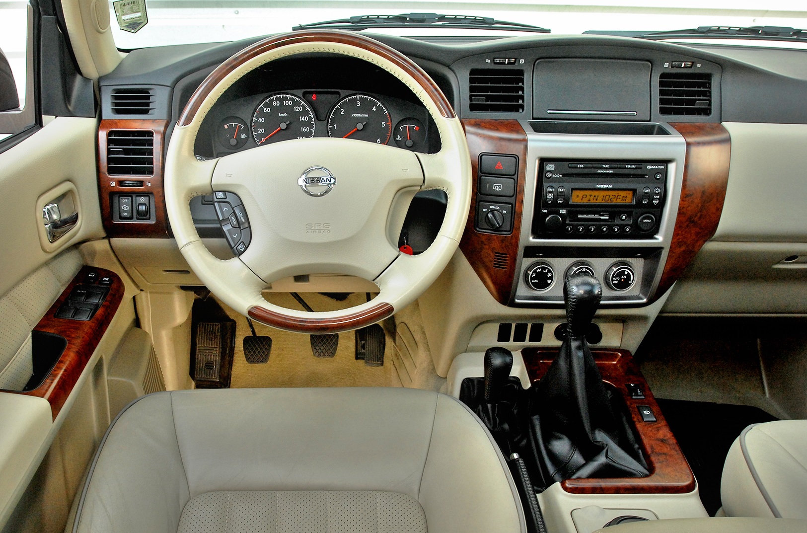 nissan patrol deska